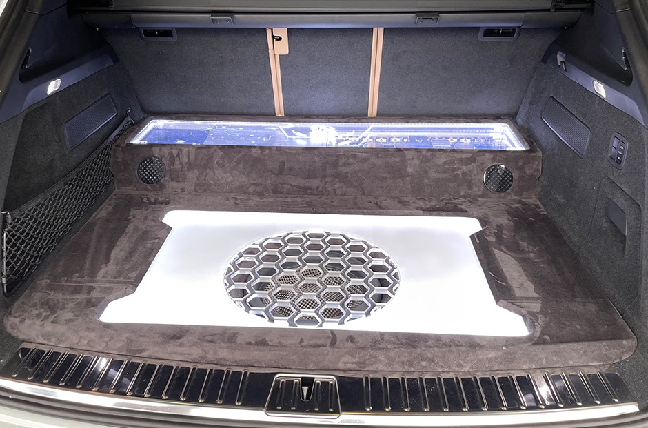 原位換裝三分頻加純碳纖超低音 保時(shí)捷卡宴精致改裝出靚聲！