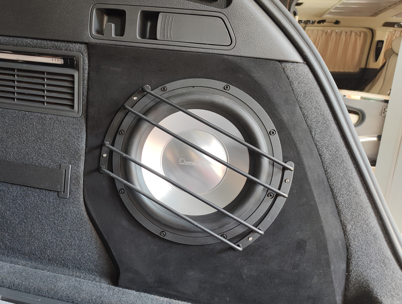 奧迪Q5音響升級案例，想要提升車載靚聲品...