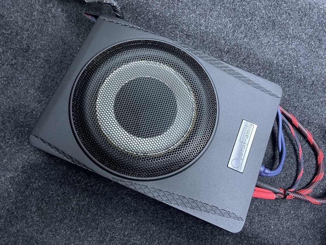 1724808426837049.jpg U2.jpg